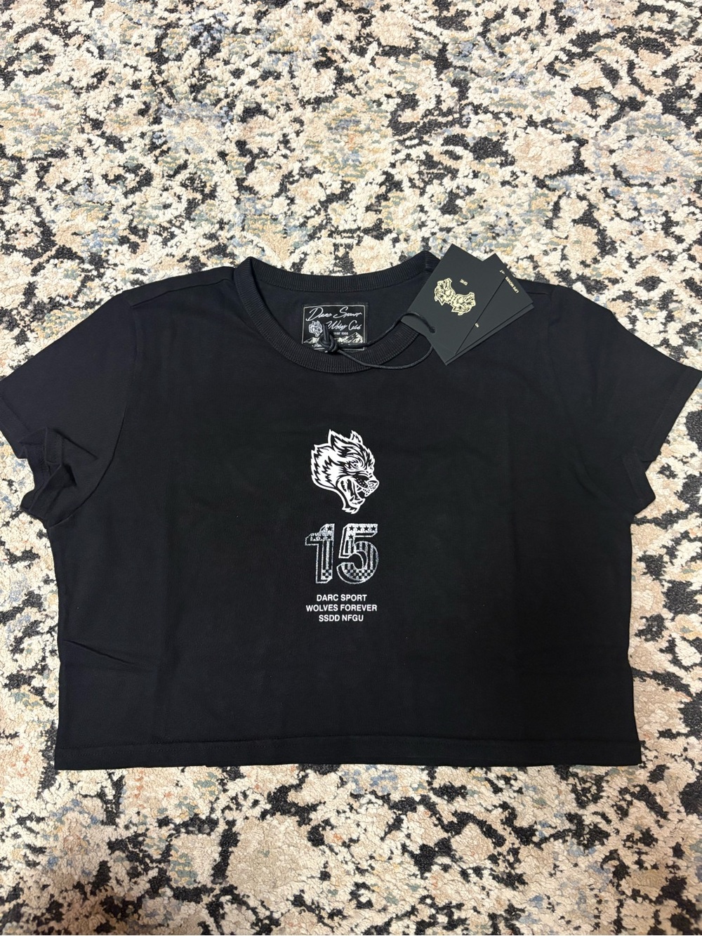 Darc Sport Black Wolf Graphic Crop Tee - Size Medium